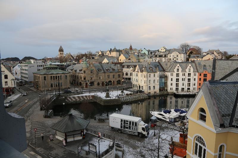 Four Monkeys Hotel Alesund Exterior photo