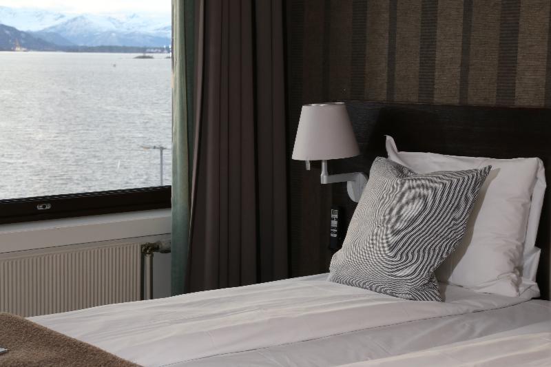 Four Monkeys Hotel Alesund Exterior photo